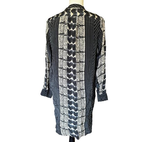 Tolani sz XS Embroidered Grey Shirt Dress with Adjustable Sleeves - Picture 2 of 8